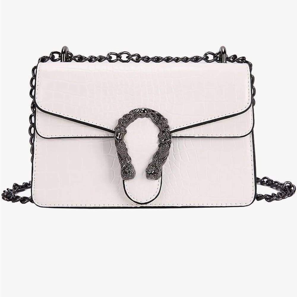 Chic White Croc-Embossed Chain Shoulder Bag